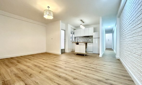 Reventa - Apartamento / Dúplex - Torrevieja