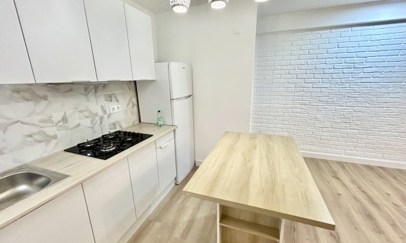 Reventa - Apartamento / Dúplex - Torrevieja