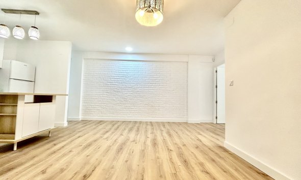 Reventa - Apartamento / Dúplex - Torrevieja