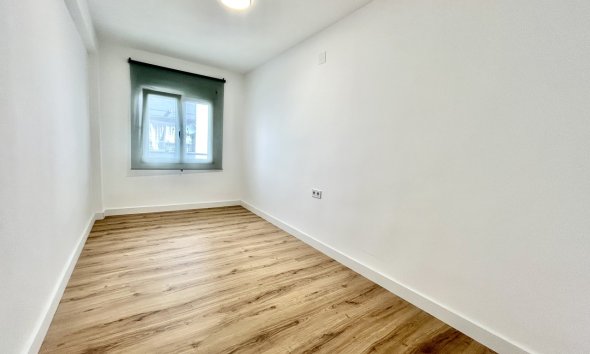 Reventa - Apartamento / Dúplex - Torrevieja