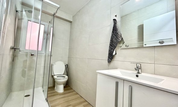 Reventa - Apartamento / Dúplex - Torrevieja