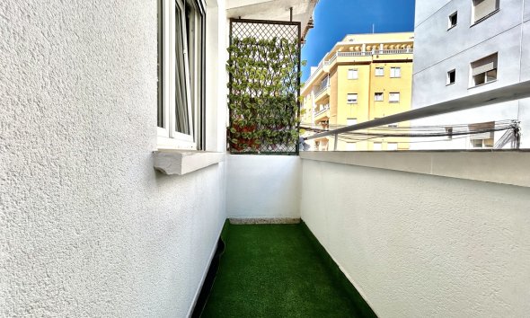 Reventa - Apartamento / Dúplex - Torrevieja