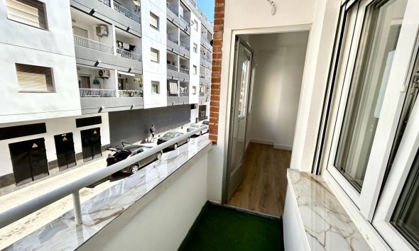 Reventa - Apartamento / Dúplex - Torrevieja