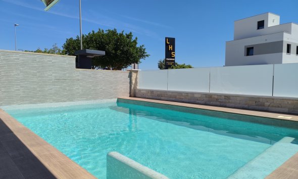 Resale - Villa - San Miguel de Salinas