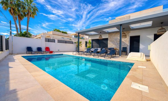 Reventa - Villa - Torrevieja - Los Balcones