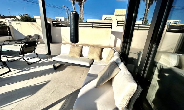 Reventa - Villa - Torrevieja - Los Balcones