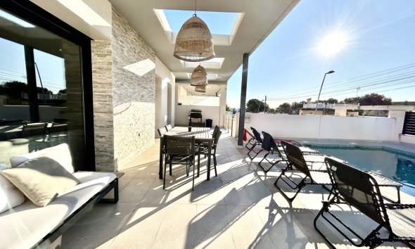 Reventa - Villa - Torrevieja - Los Balcones
