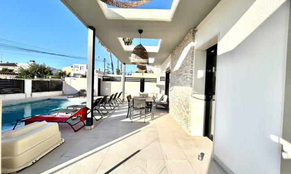Reventa - Villa - Torrevieja - Los Balcones