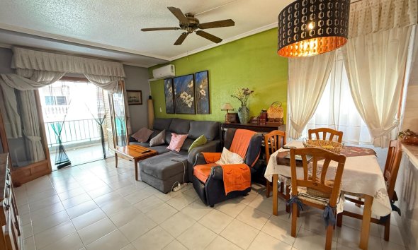 Resale - Apartment - Torrevieja - Acequion