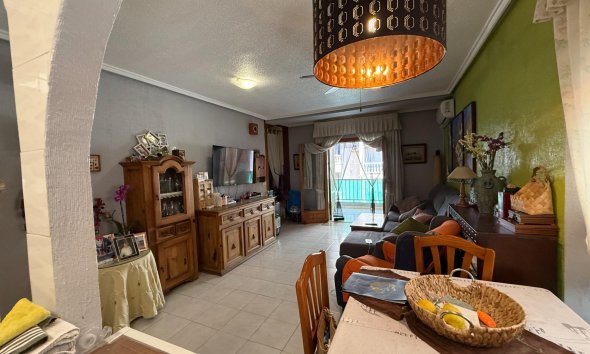 Resale - Apartment - Torrevieja - Acequion