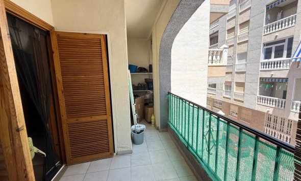 Resale - Apartment - Torrevieja - Acequion
