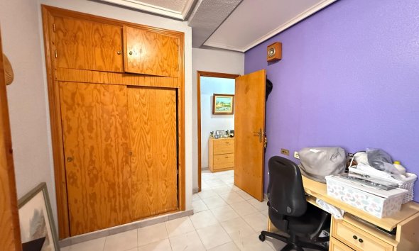 Resale - Apartment - Torrevieja - Acequion
