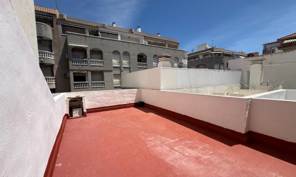 Resale - Apartment - Torrevieja - Acequion
