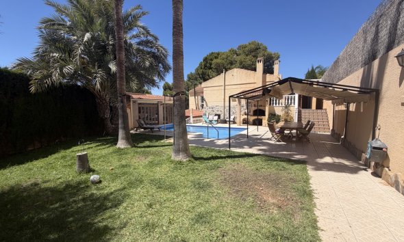 Reventa - Villa - Torrevieja - Los Balcones