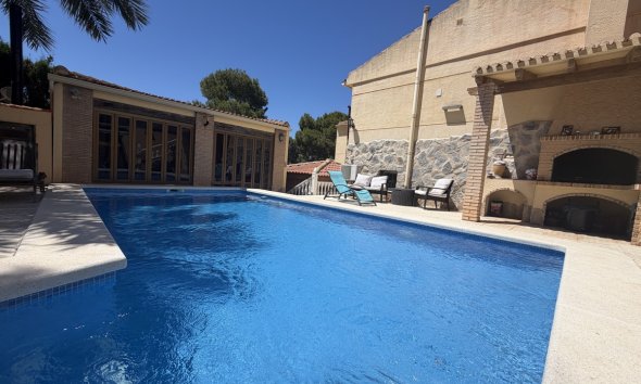 Reventa - Villa - Torrevieja - Los Balcones