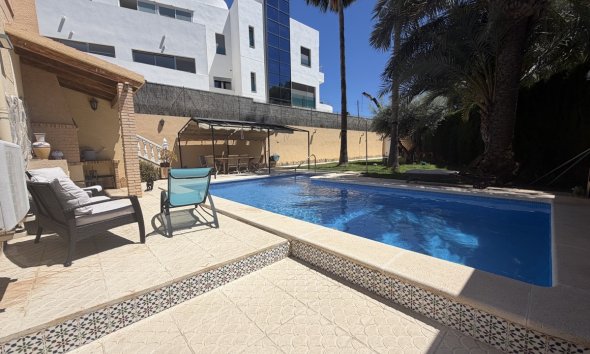 Reventa - Villa - Torrevieja - Los Balcones