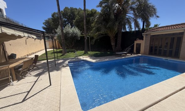 Reventa - Villa - Torrevieja - Los Balcones
