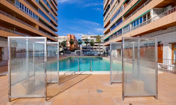 Wynajem długoterminowy - Apartament - Torrevieja - Playa del Acequión