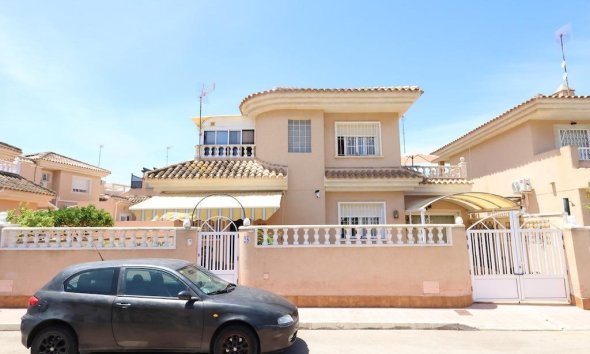 Resale - Villa - Torrevieja - Los Balcones