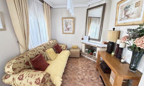 Resale - Terraced house / Townhouse - Orihuela Costa - La Zenia