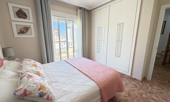 Resale - Terraced house / Townhouse - Orihuela Costa - La Zenia