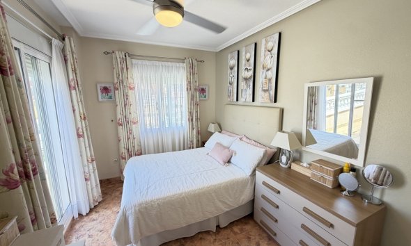 Resale - Terraced house / Townhouse - Orihuela Costa - La Zenia