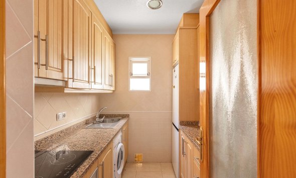 Resale - Apartment - Torrevieja - Estacion de autobuses