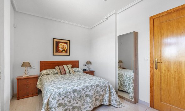 Resale - Apartment - Torrevieja - Estacion de autobuses