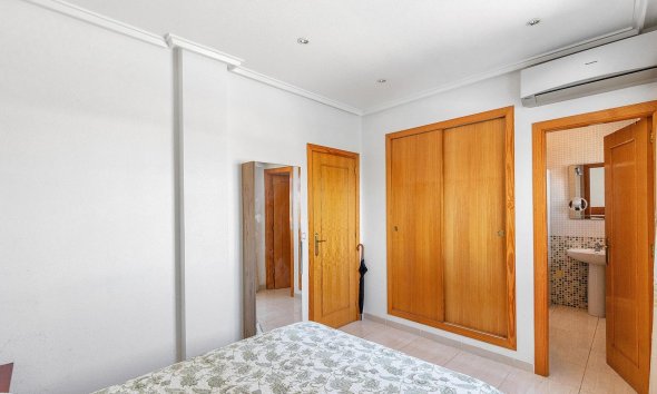 Resale - Apartment - Torrevieja - Estacion de autobuses