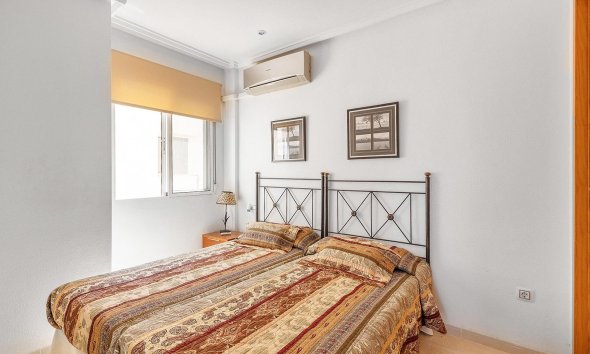 Resale - Apartment - Torrevieja - Estacion de autobuses