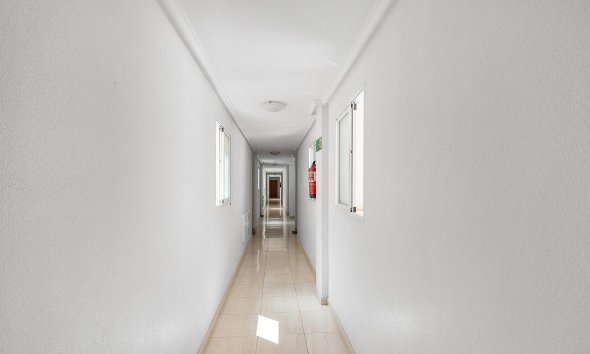 Resale - Apartment - Torrevieja - Estacion de autobuses