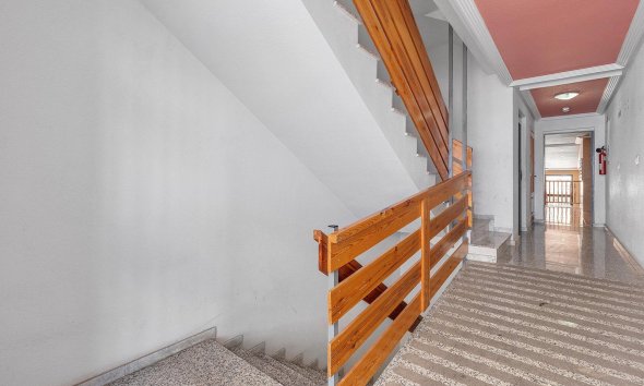 Resale - Apartment - Torrevieja - Estacion de autobuses