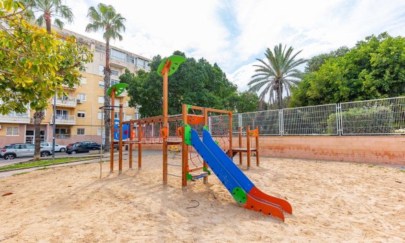 Resale - Apartment - Torrevieja - Estacion de autobuses