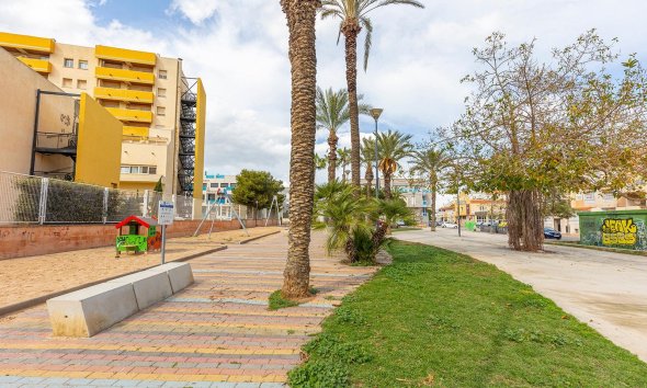 Resale - Apartment - Torrevieja - Estacion de autobuses