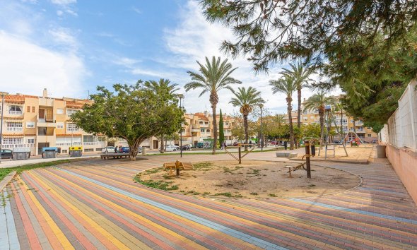 Resale - Apartment - Torrevieja - Estacion de autobuses