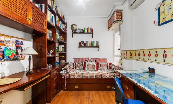 Resale - Apartment - Torrevieja - Centro