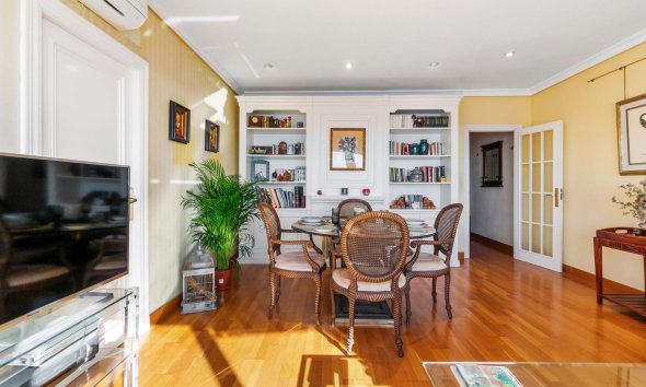 Resale - Apartment - Torrevieja - Centro