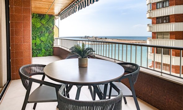 Resale - Apartment - Torrevieja - Acequion