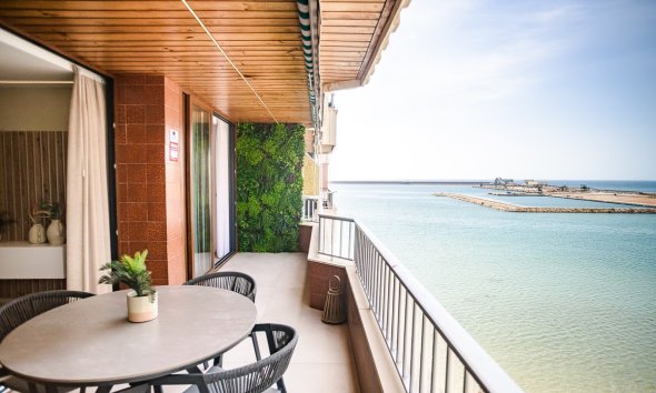 Resale - Apartment - Torrevieja - Acequion