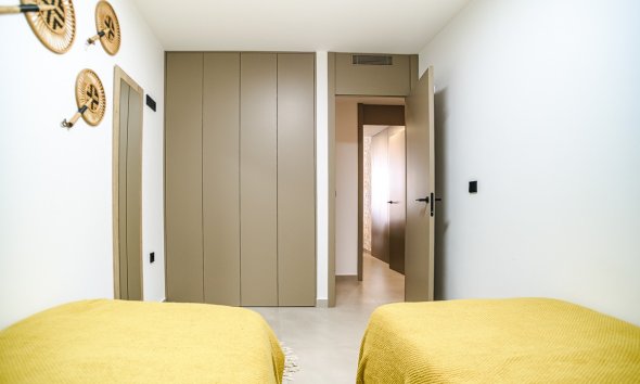 Resale - Apartment - Torrevieja - Acequion