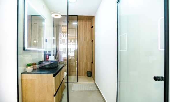 Resale - Apartment - Torrevieja - Acequion