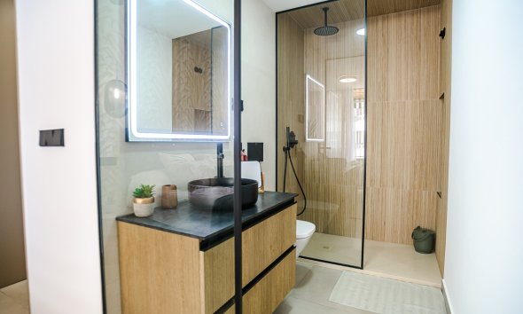 Resale - Apartment - Torrevieja - Acequion