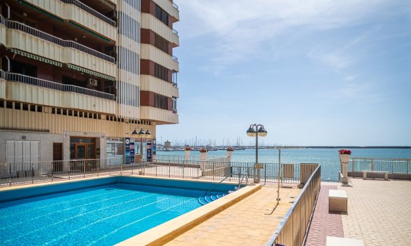 Resale - Apartment - Torrevieja - Acequion