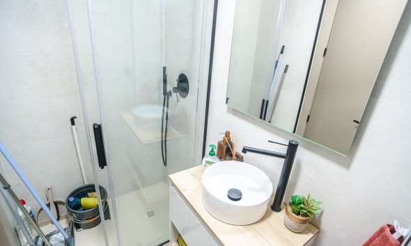 Resale - Apartment - Torrevieja - Acequion