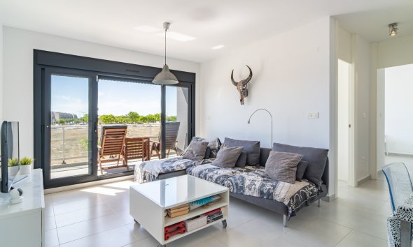 Resale - Terraced house / Townhouse - Pilar de la Horadada - Mil Palmeras