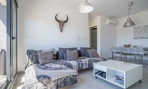 Resale - Terraced house / Townhouse - Pilar de la Horadada - Mil Palmeras