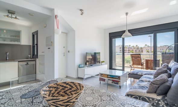 Resale - Terraced house / Townhouse - Pilar de la Horadada - Mil Palmeras