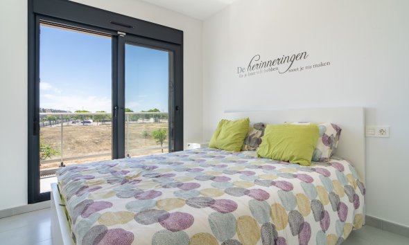 Resale - Terraced house / Townhouse - Pilar de la Horadada - Mil Palmeras