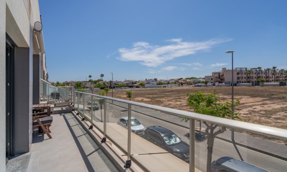 Resale - Terraced house / Townhouse - Pilar de la Horadada - Mil Palmeras