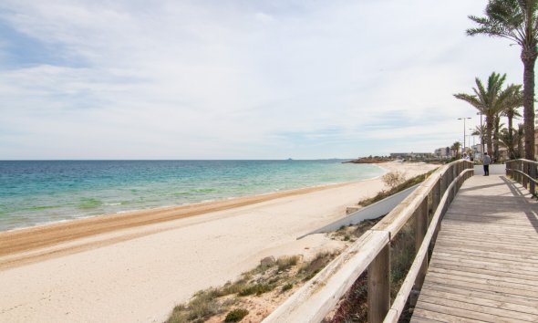 Resale - Terraced house / Townhouse - Pilar de la Horadada - Mil Palmeras